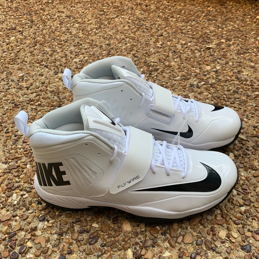 NIKE Flywire Turf Lineman Futbol Cleats